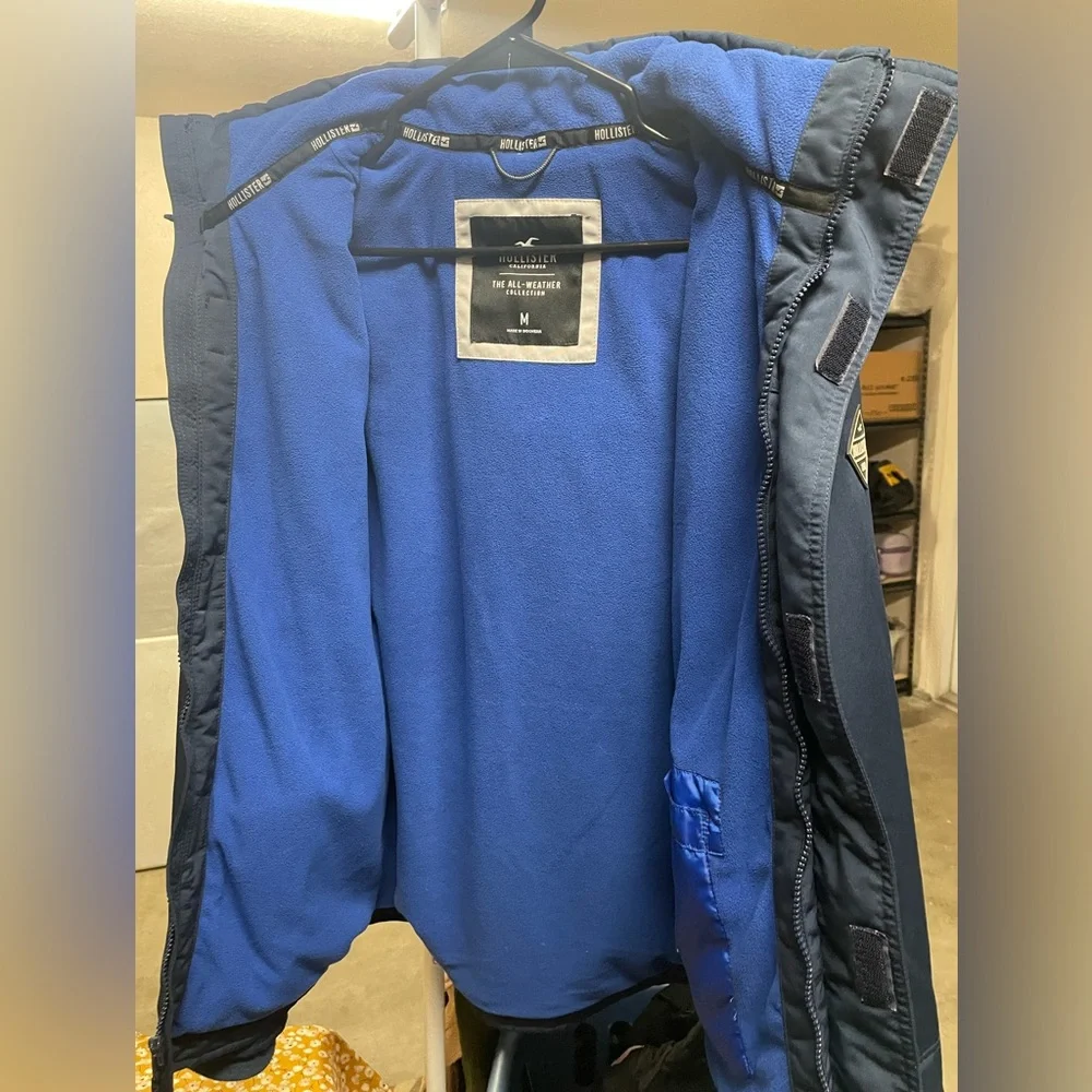 Hollister Rain Jacket - Picture 3 of 5